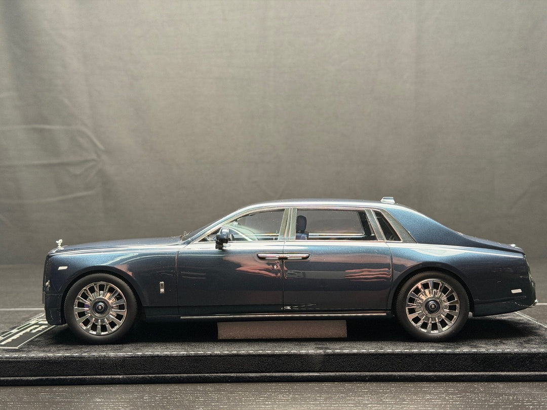 Rolls-Royce Phantom Series II Long Wheelbase (Dark Blue) [H&H] 1/18 scale