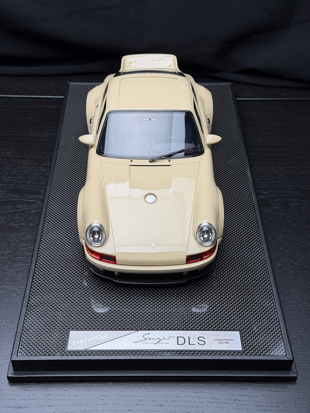 Porsche 911 Singer DLS (Cream) [IVY Model] 1:12 scale