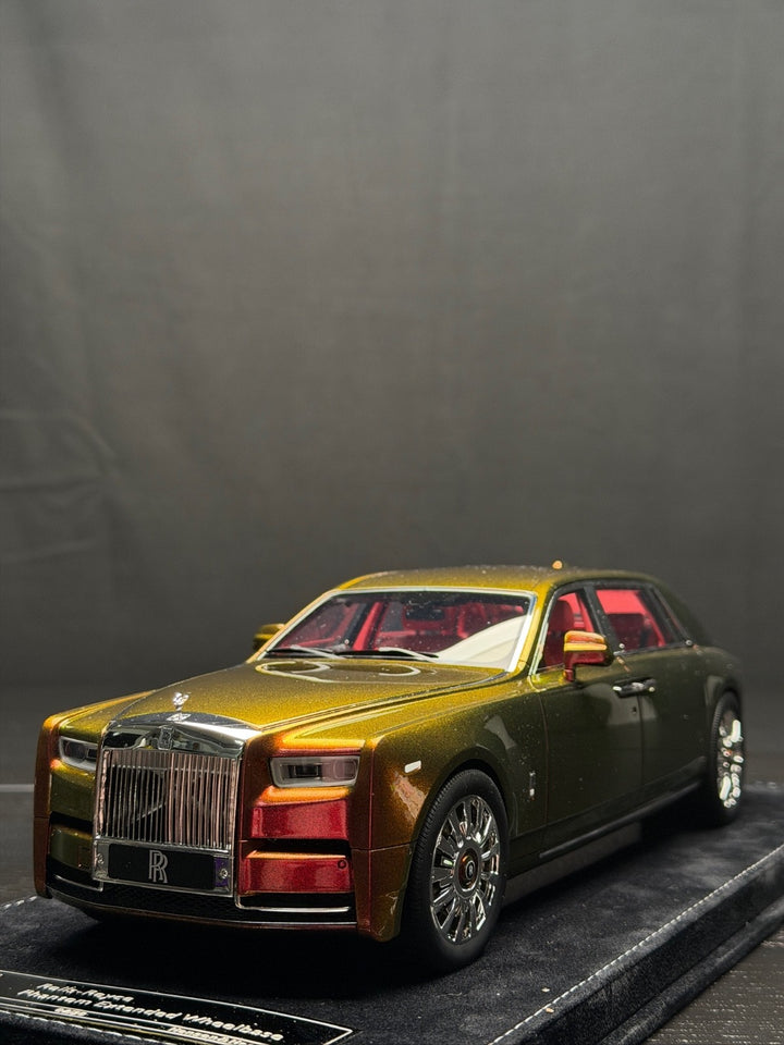 Rolls-Royce Phantom Long Wheelbase (Chameleon Pink) [H&H] 1/18 scale