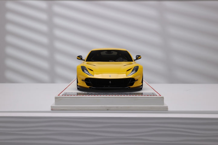 Ferrari 812 Superfast NOVITEC (Yellow) [Davis & Giovanni] 1/18 scale
