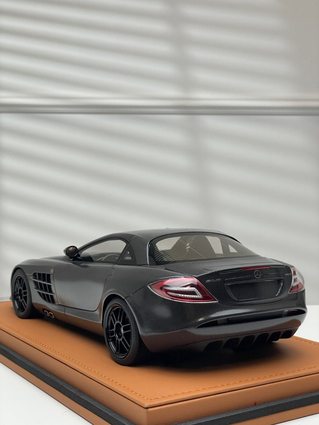 Mercedes-Benz SLR Mclaren 722 Edition (Carbon Fiber)[Ivy Merit Model] 1/18 scale