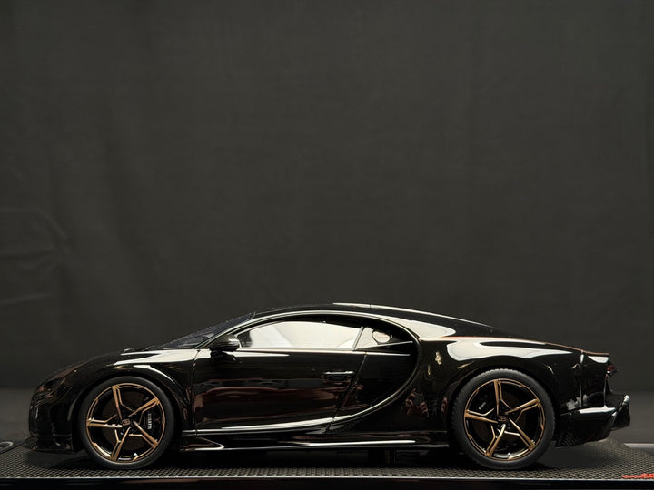 BUGATTl Chiron Super Sport (Nocturne/ Rose Gold) [MR Collection] 1/18 scale