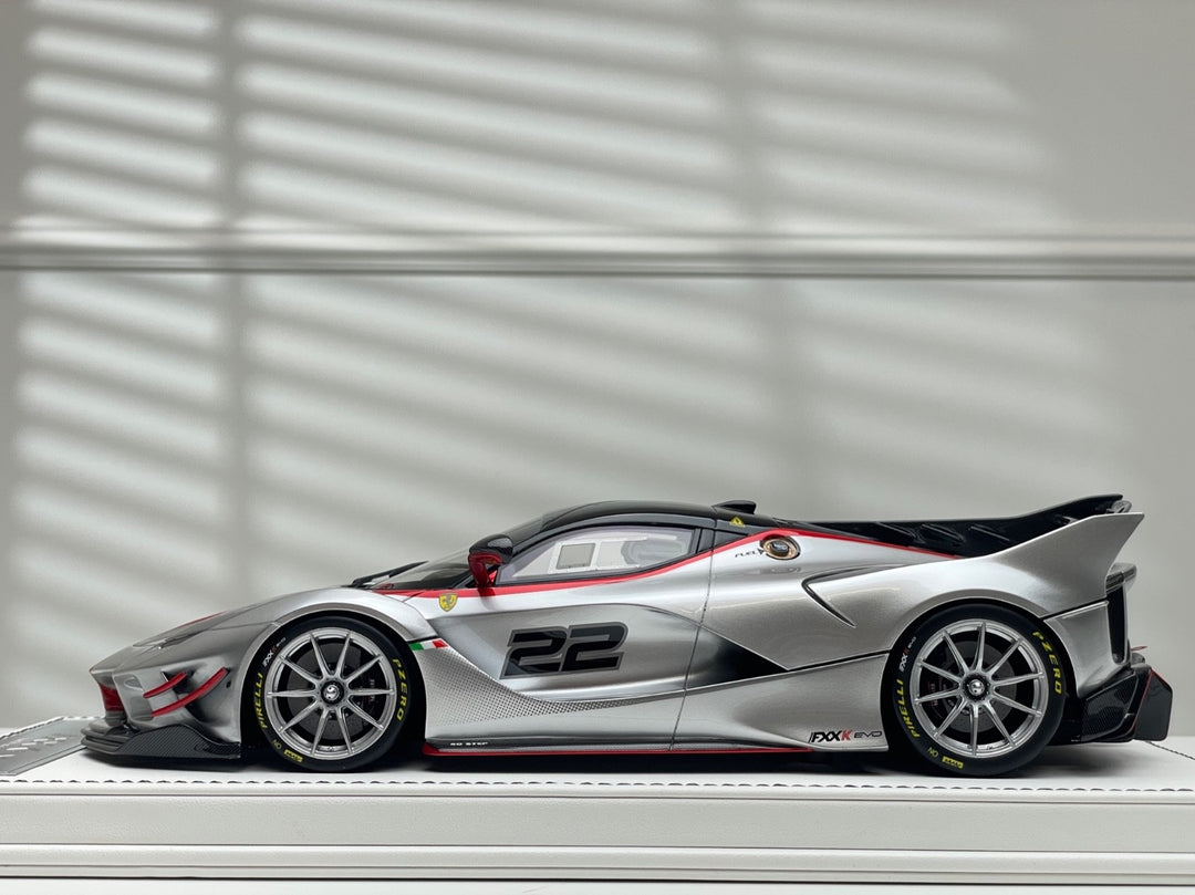 Ferrari FXXK EVO (Metallic Silver) [PRORAZE] 1/18 scale