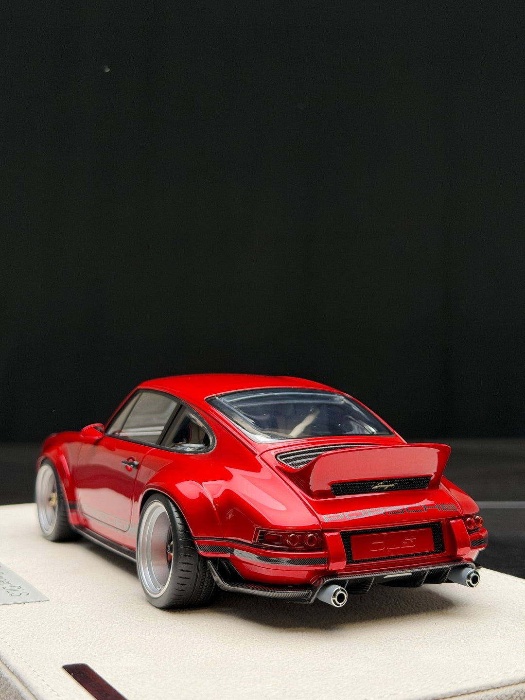 Porsche 911 Singer DLS (Red) [Make up Eidolon] 1/18 scale