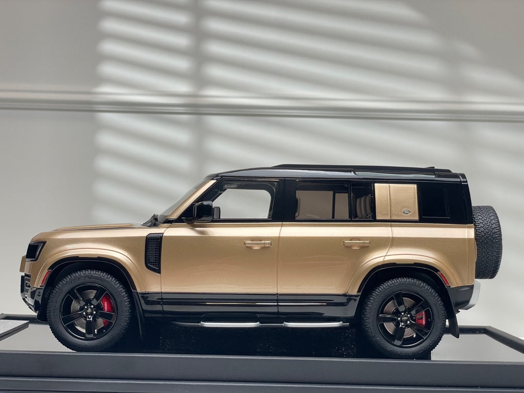 Land Rover Defender (Bronze) [OEM EXCLUSIVE] 1:18 scale