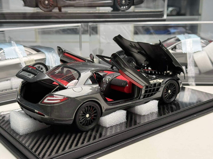 Mercedes-Benz SLR Mclaren (Full Exposed Carbon Fiber) [FrontiArt] 1/18 scale