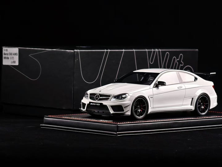 Mercedes-Benz AMG C63 Black Series (White) [Vehicle Art] 1/18 scale