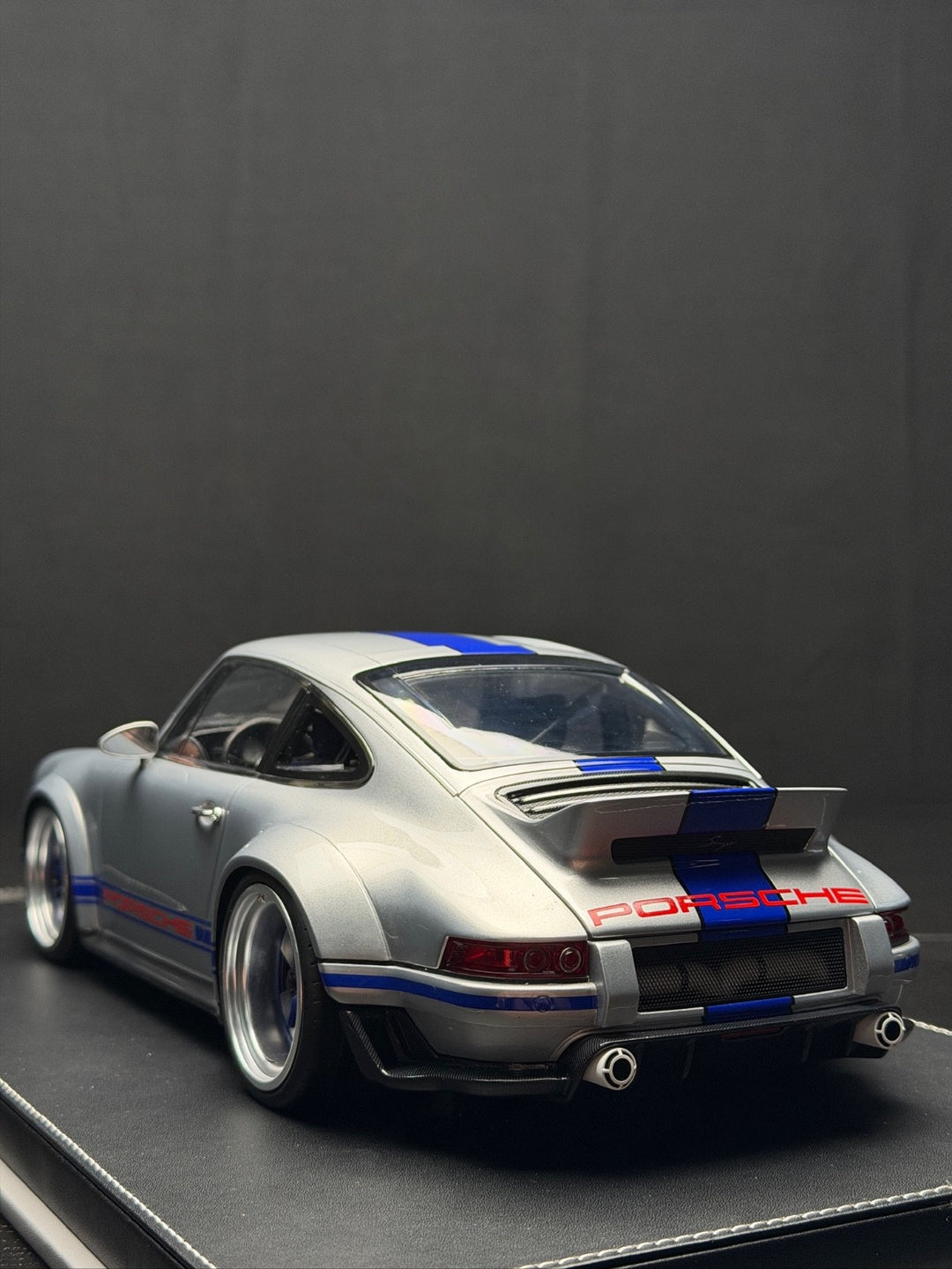 Porsche 911 Singer DLS (Silver/ Blue Stripe) [IVY Model] 1:12 scale
