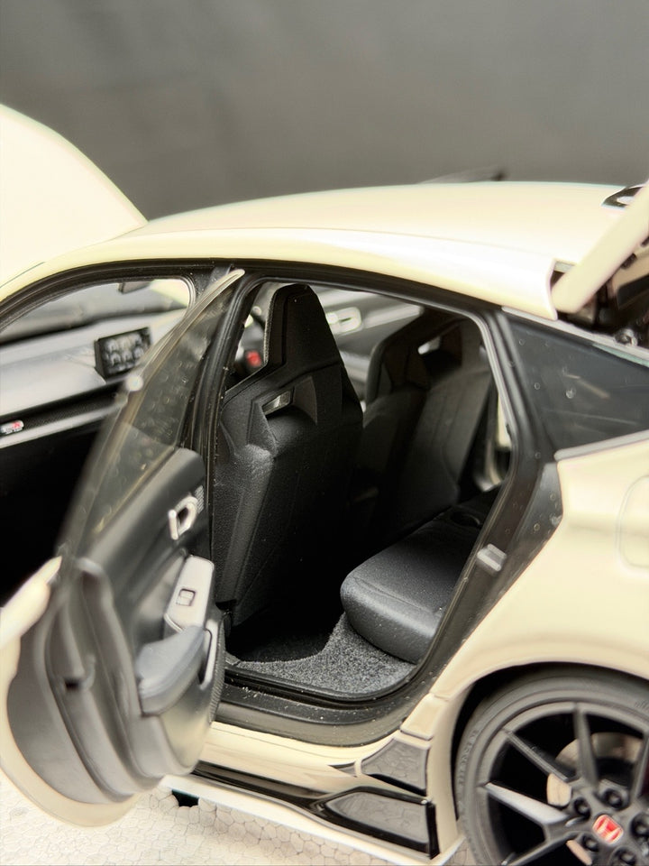 Honda Civic Type R HKS (White) [Motorhelix] 1/18 scale
