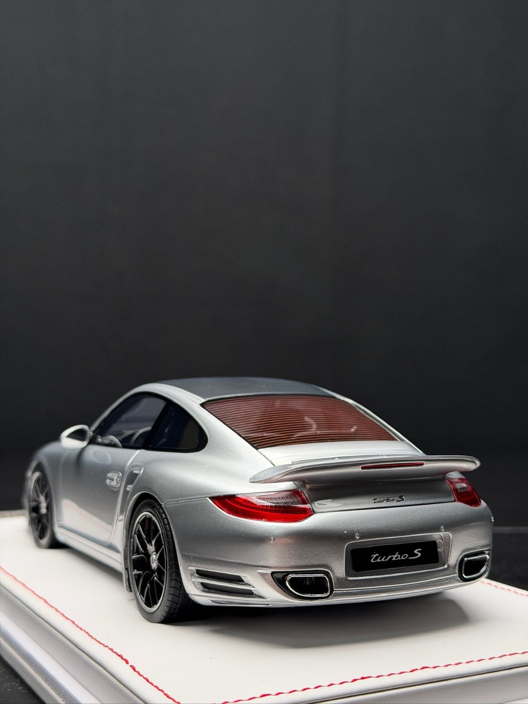Porsche 911 Turbo S (Silver/ Carbon) [IVY Model] 1:18 scale