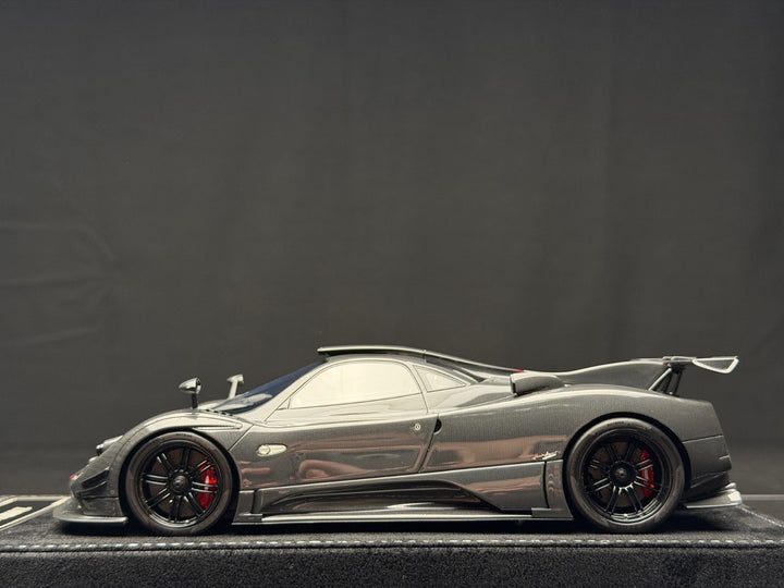 Pagani Zonda KAQ (Carbon Fiber/ Red Stripe) [Henson&Heaven] 1/18 scale