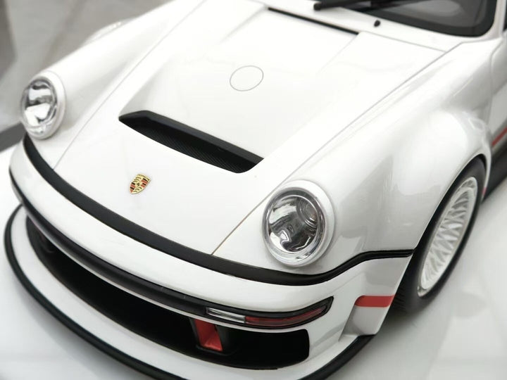 Porsche 930 DLS Singer (Pearl White) [MCM] 1/18 scale