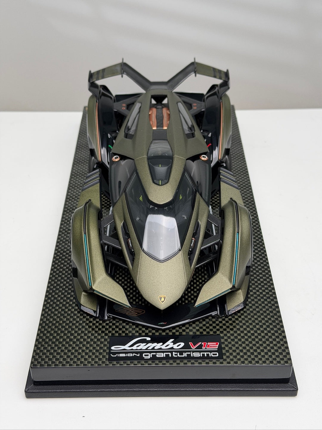 Lamborghini V12 Vision Gran Turismo [MR Collection] 1/18 scale