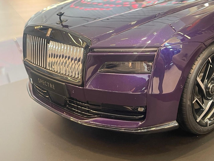 Rolls-Royce Spectre Black Badge [Fully opening + Lights] By: Amalgam 1:8 scale