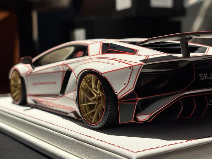 Lamborghini Aventador LP750-4 (White/red TRON) [Davis & Giovanni] 1/18 scale