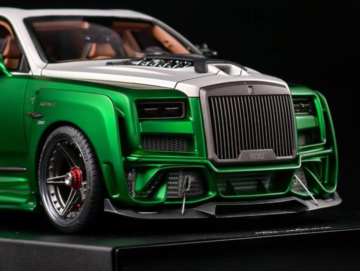 Rolls-Royce Cullinan Darknight D900 (Matt Green/White) [DreamWalkers] 1/18 scale