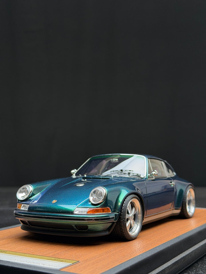 Porsche 911 Singer (Chameleon Blue) [Timothy & Pierre] 1/18 scale