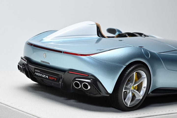 Ferrari Monza SP1 (Grigio Alloy/ with Helmet) [Hermez Collection] 1/18 scale