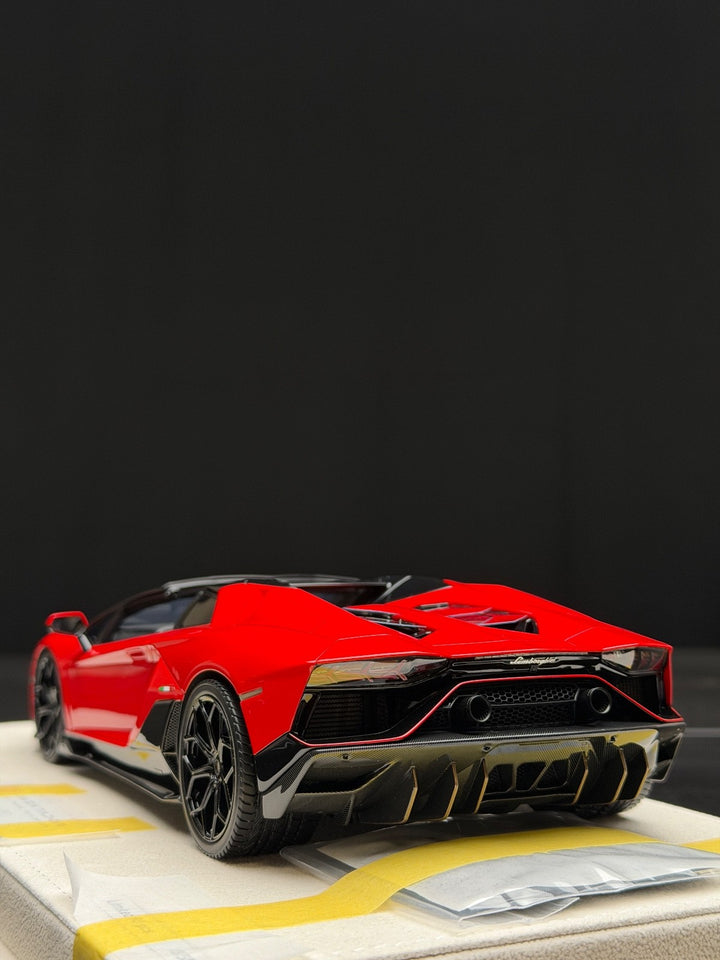 Lamborghini Aventador Ultimae Roadster (Red) [MakeUp Eidolon] 1/18 scale