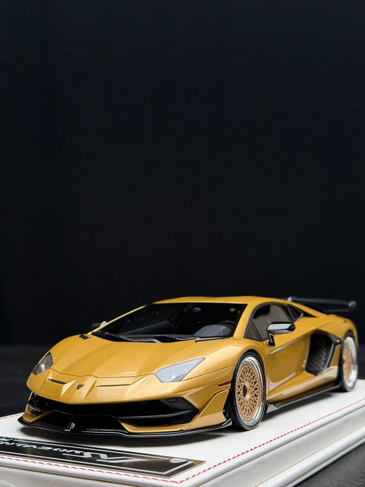 Lamborghini Aventador SVJ (Gold) [Davis & Giovanni] 1:18 scale