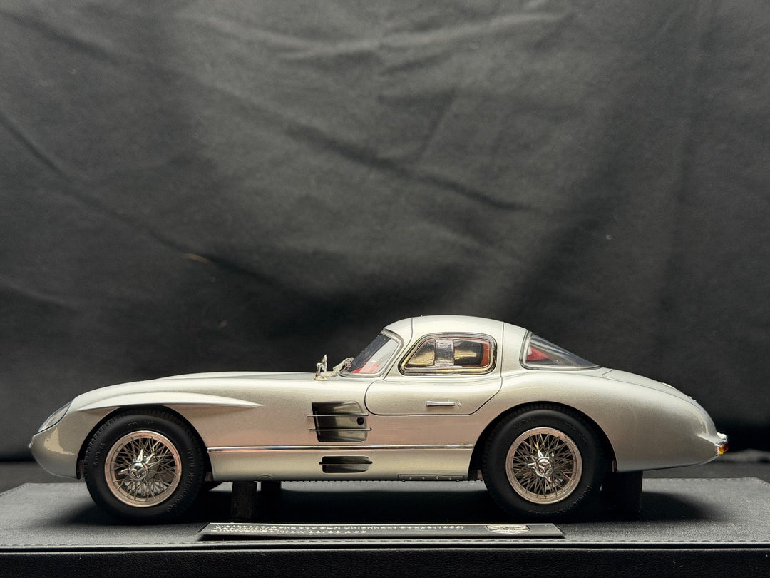 Mercedes-Benz 300 SLR Uhlenhaut (Silver/ Red Interior) [V8 Model] 1:18 scale