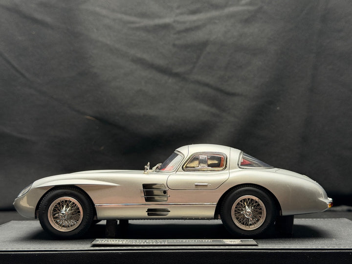 Mercedes-Benz 300 SLR Uhlenhaut (Silver/ Red Interior) [V8 Model] 1:18 scale