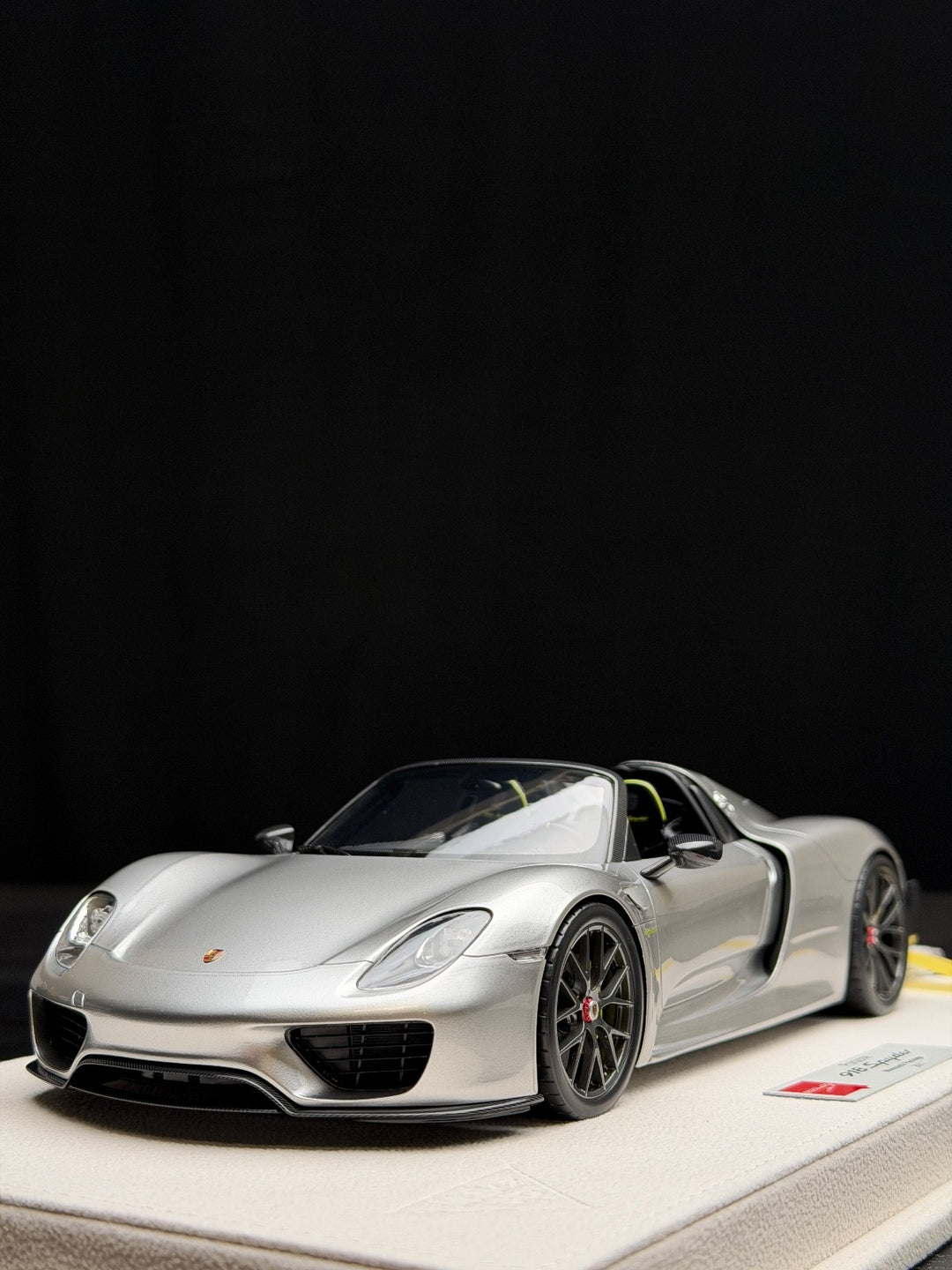 Porsche 918 Spyder Weissach (Silver) [MakeUp Eidolon] 1/18 scale