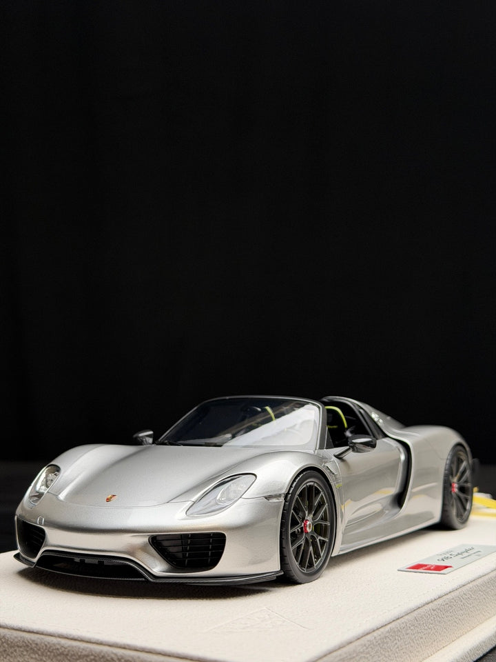 Porsche 918 Spyder Weissach (Silver) [MakeUp Eidolon] 1/18 scale
