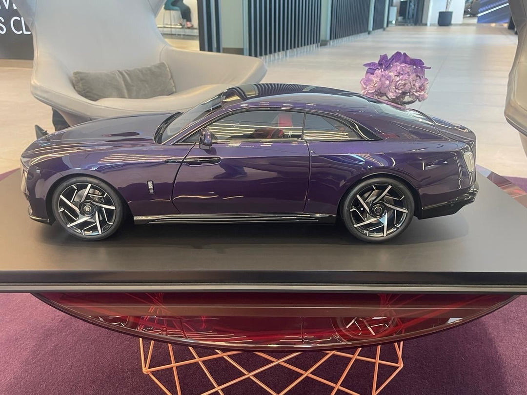 Rolls-Royce Spectre Black Badge [Fully opening + Lights] By: Amalgam 1:8 scale