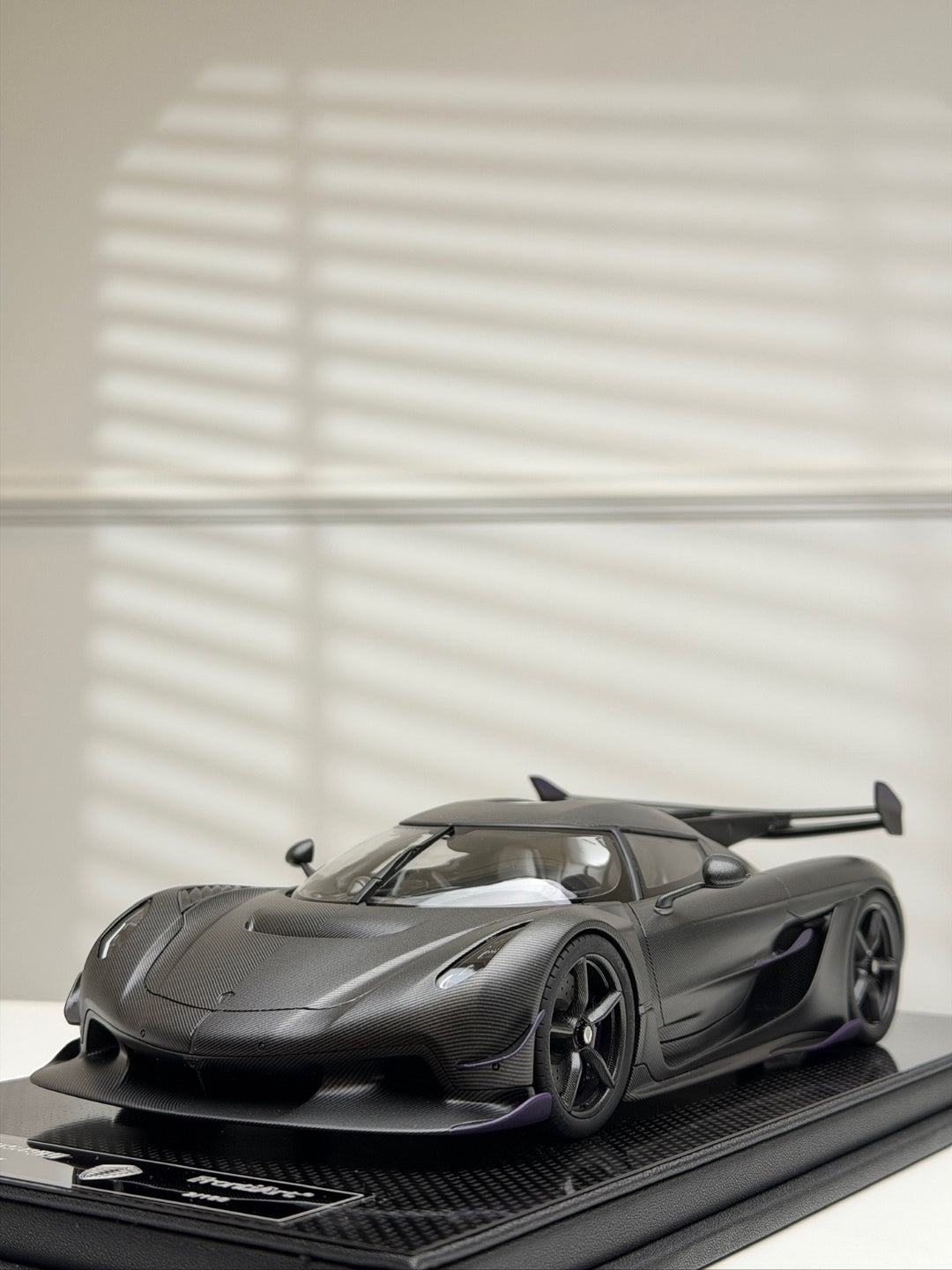 Koenigsegg Jesko (Full Exposed Carbon Fiber) [FrontiArt] 1/18 scale