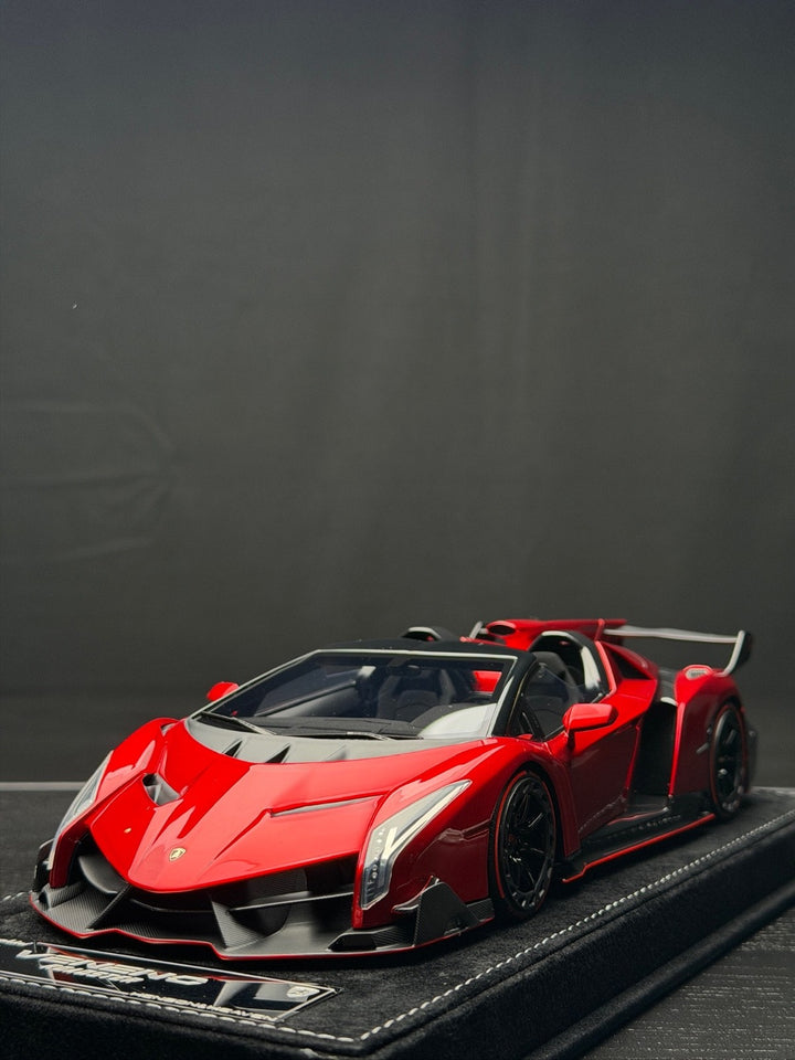 Lamborghini Veneno Roadster (Red) [Henson&Heaven] 1/18 scale