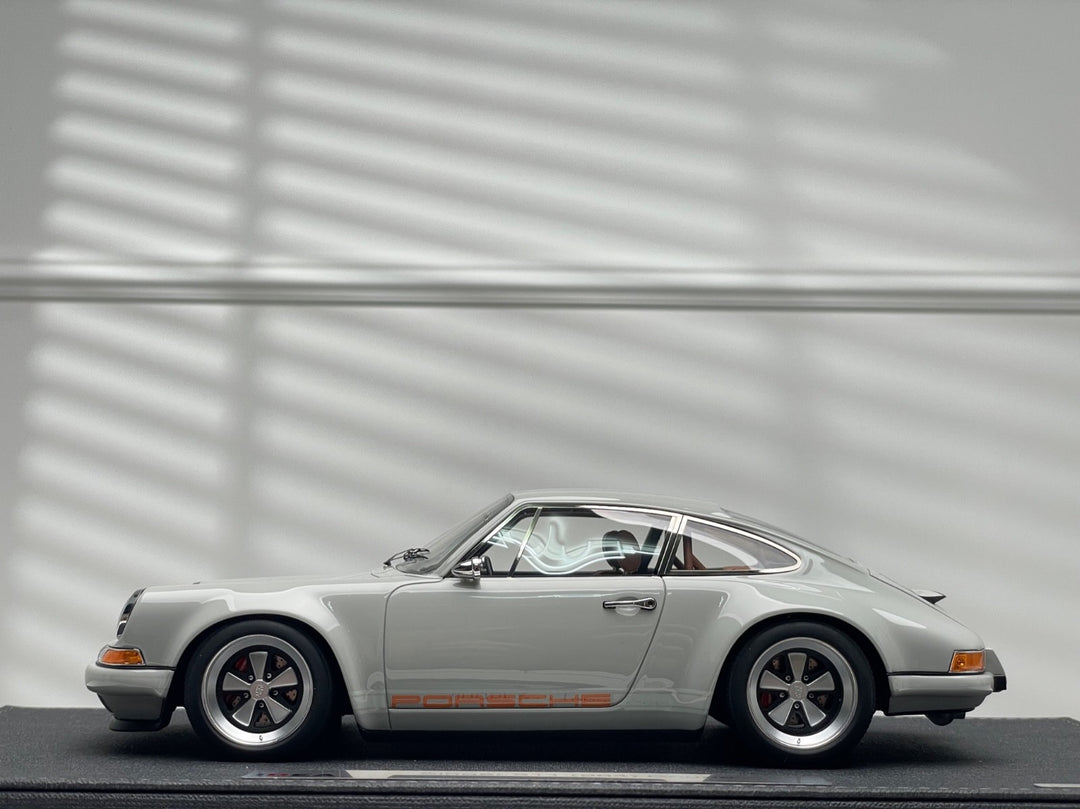 Porsche 911 Singer Coupe (Light Gray) [Make Up IDEA] 1/18 scale