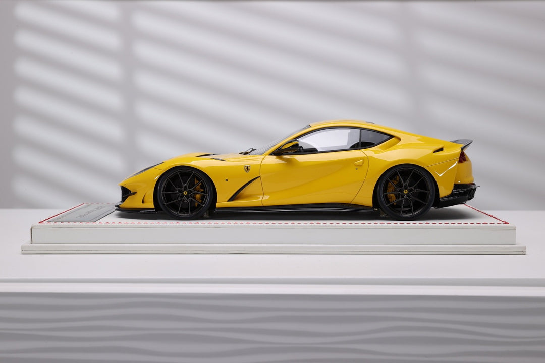Ferrari 812 Superfast NOVITEC (Yellow) [Davis & Giovanni] 1/18 scale