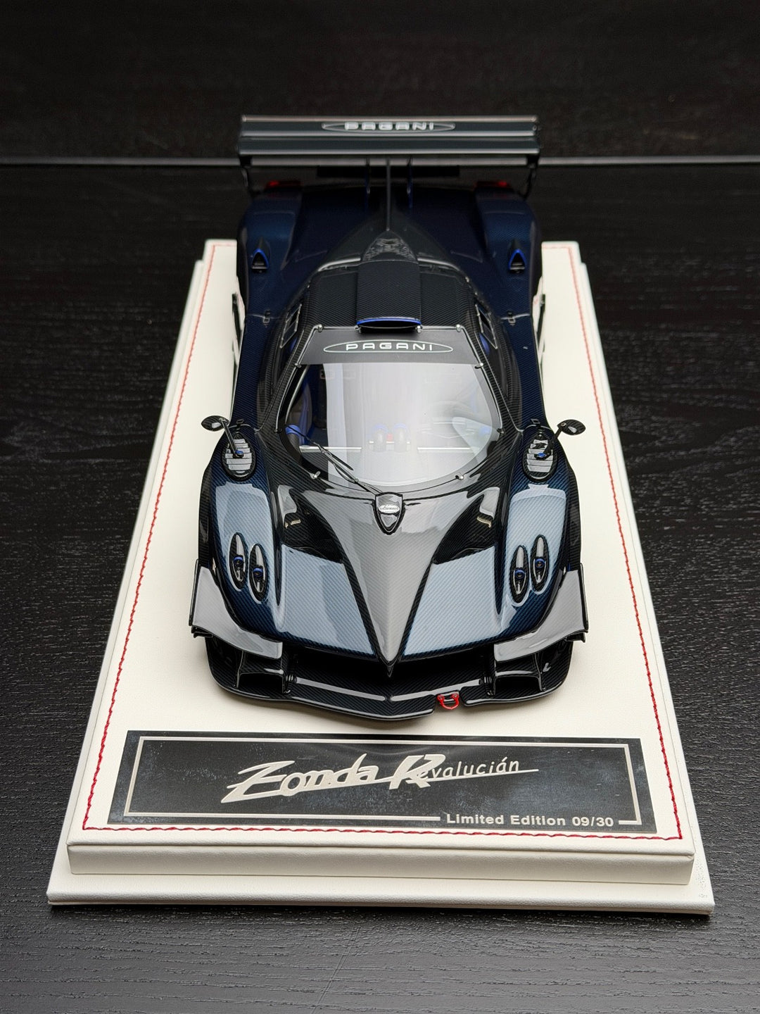 Pagani Zonda Revolucion (Blue Carbon) [Dino Model] 1/18 scale