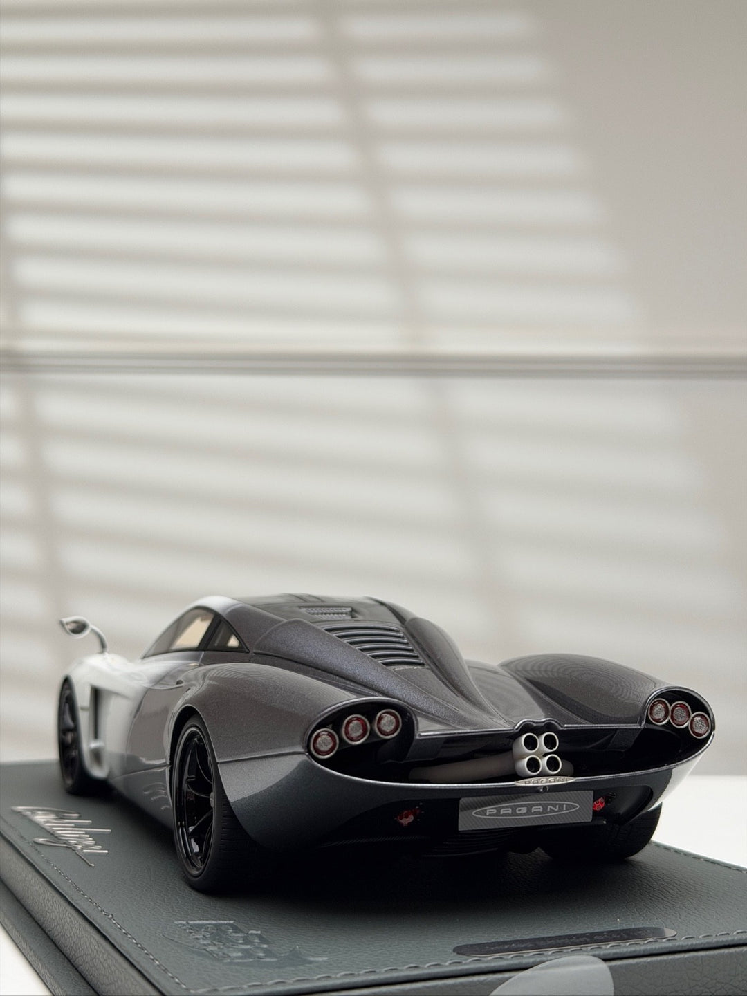 Pagani Huayra Codalunga (White/ Silver) [BBR] 1:18 scale