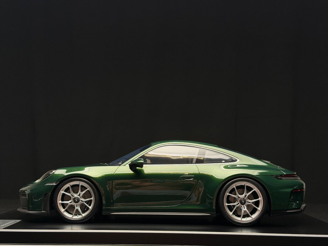 Porsche GT3 Touring (Metallic Green) [Spark] 1:12 scale