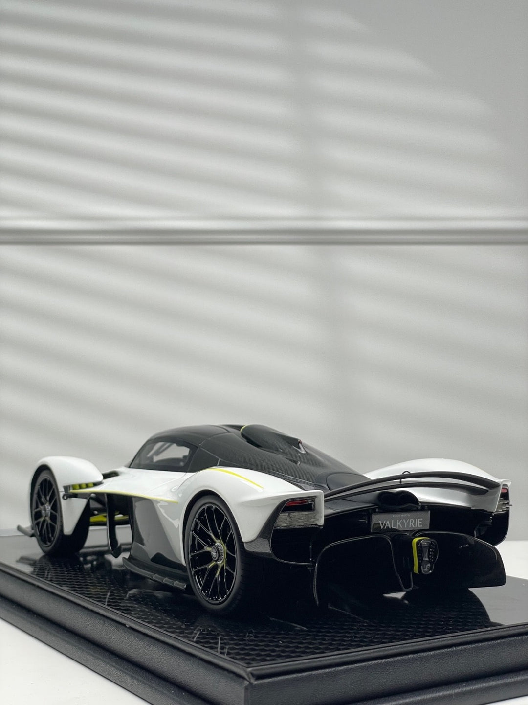 Aston Martin Valkyrie (White) [FrontiArt] 1/18 scale