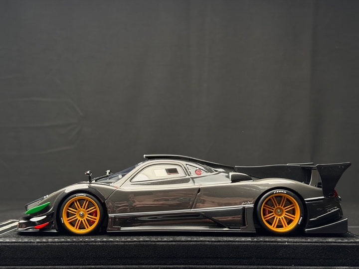 Pagani Zonda Revolution (Carbon Fiber) [Henson&Heaven] 1/18 scale
