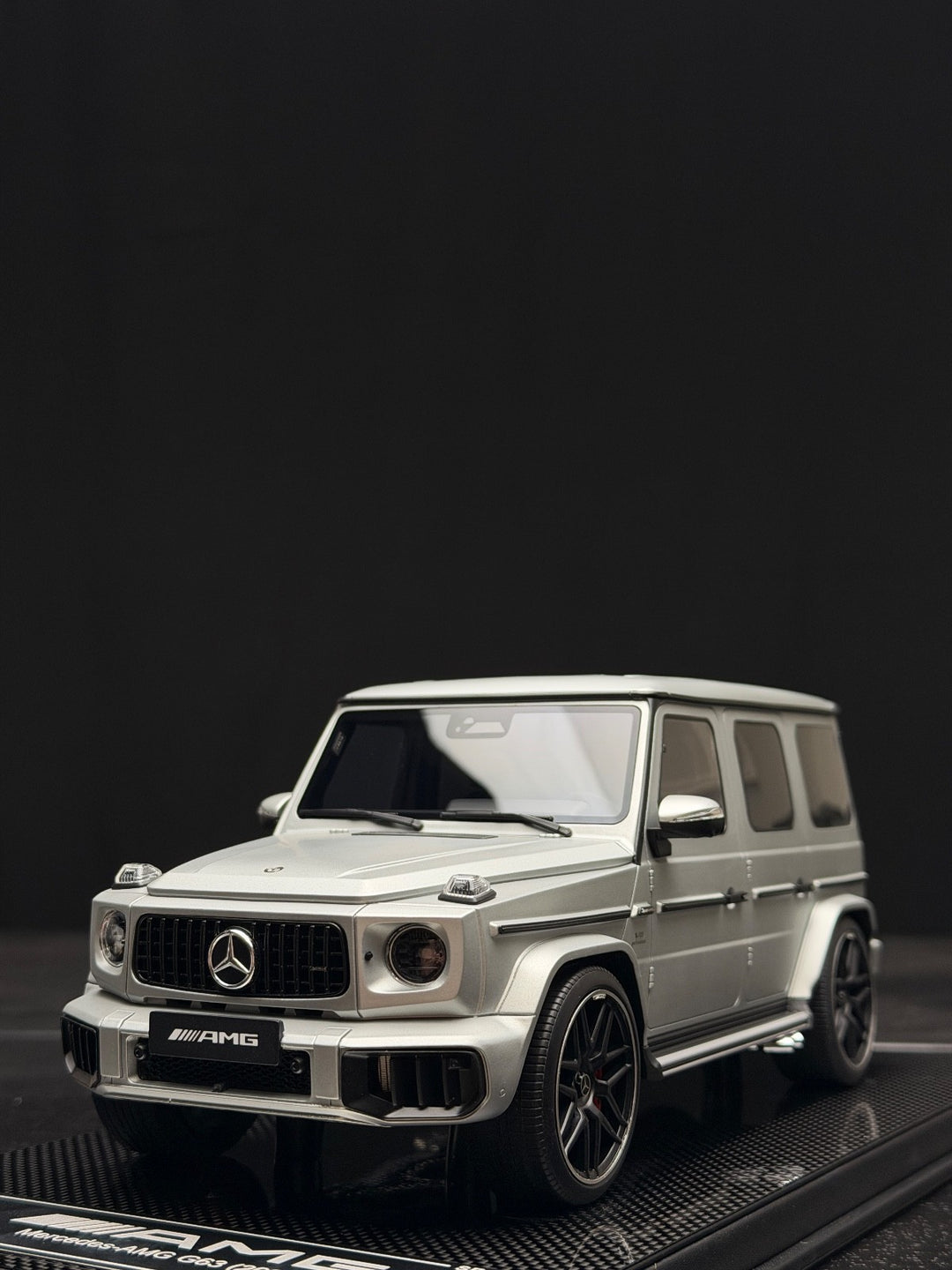 Mercedes-AMG G63 (Matte Silver) [Dino Model] 1/18 scale