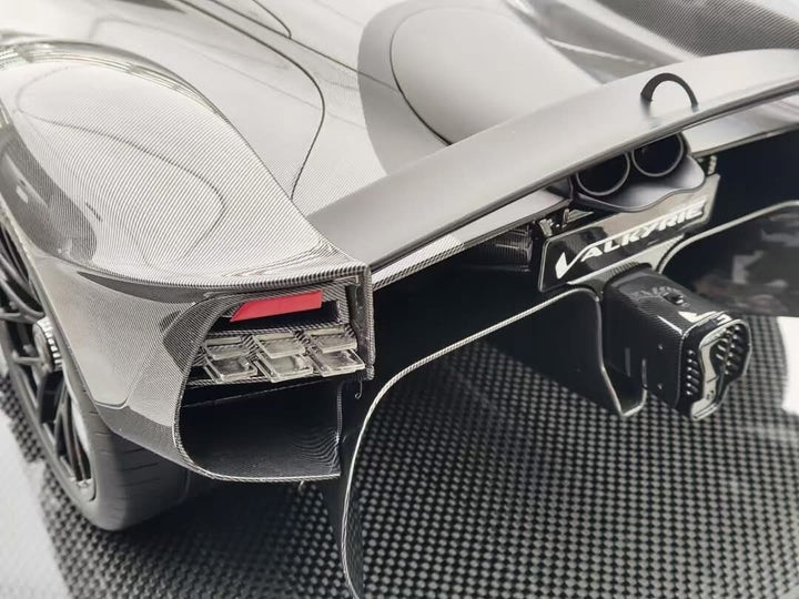 Aston Martin Valkyrie (Full Carbon Fiber) [Fronti-Art] 1:8 scale