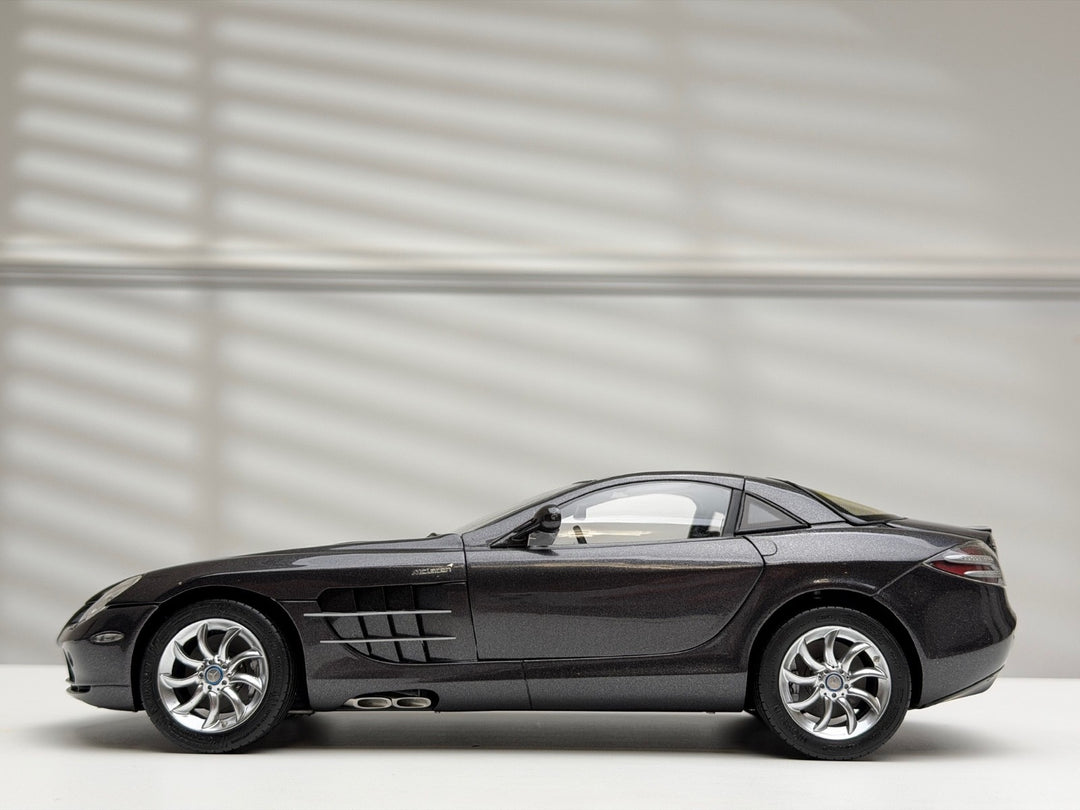 Mercedes-Benz SLR McLaren (Dark Gray) [CMC] 1:18 scale