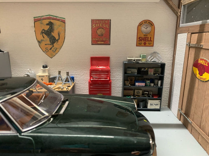 Classic Ferrari Garage Diorama with Lights [1:18 scale]