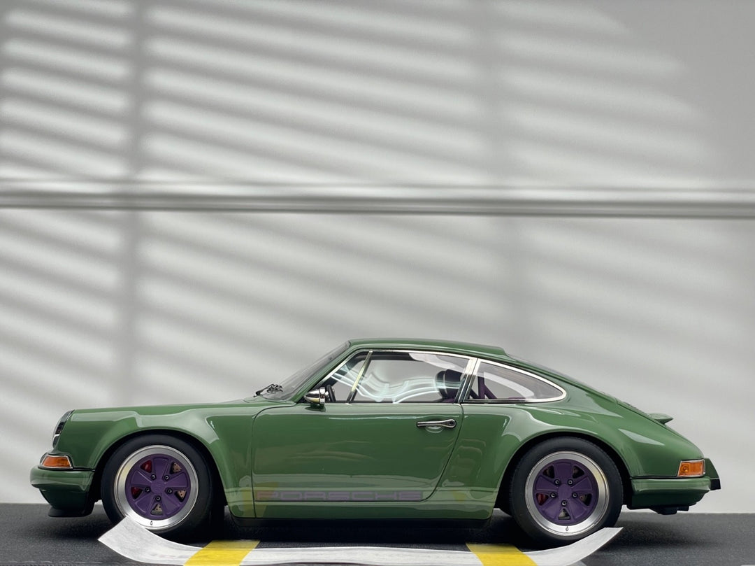 Porsche 911 Singer Coupe (50th Anniversary Green) [Make Up IDEA] 1/18 scale
