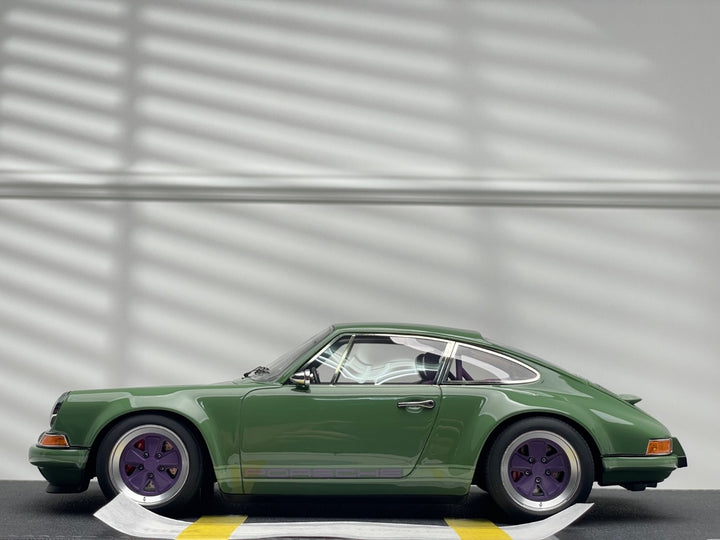 Porsche 911 Singer Coupe (50th Anniversary Green) [Make Up IDEA] 1/18 scale