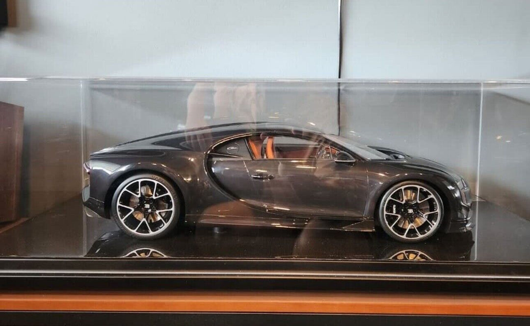 Bugatti Chiron (Exposed Carbon Fibre) [MR Collection] 1/8 scale