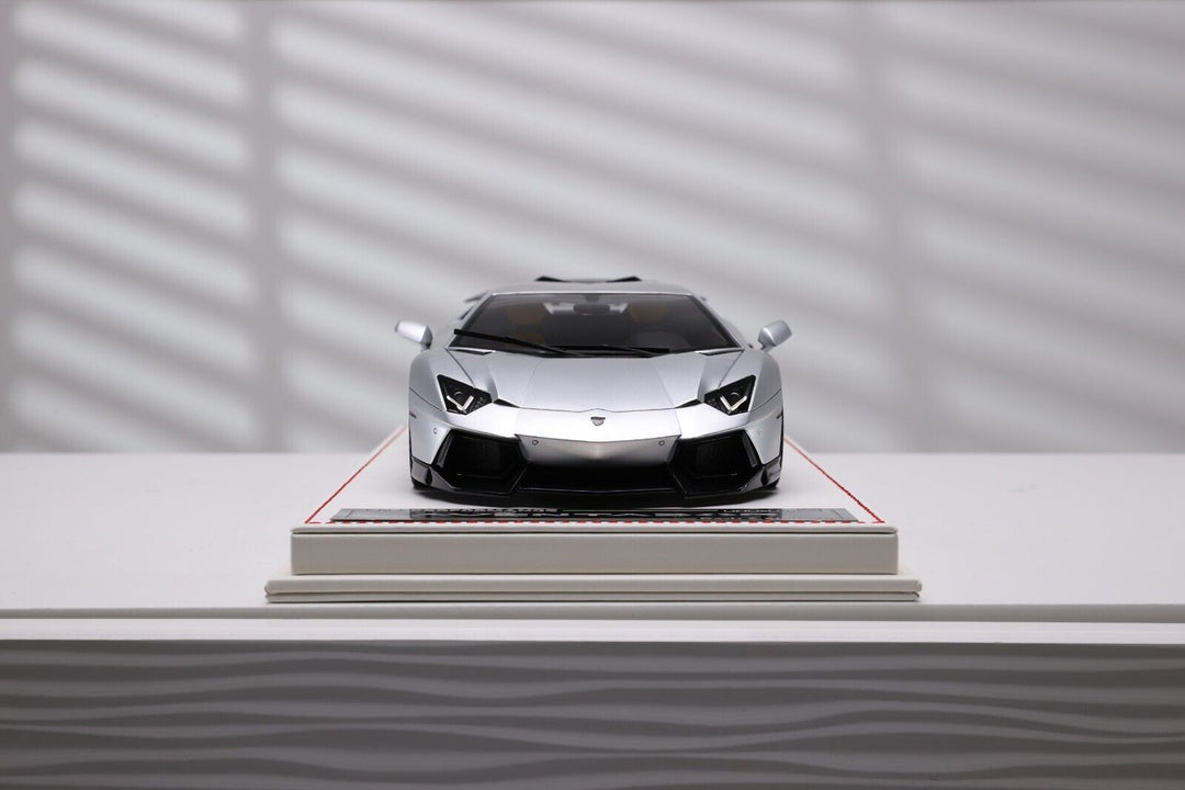 Lamborghini Aventador LBWK (Chrome Silver) [Davis & Giovanni] 1/18 scale
