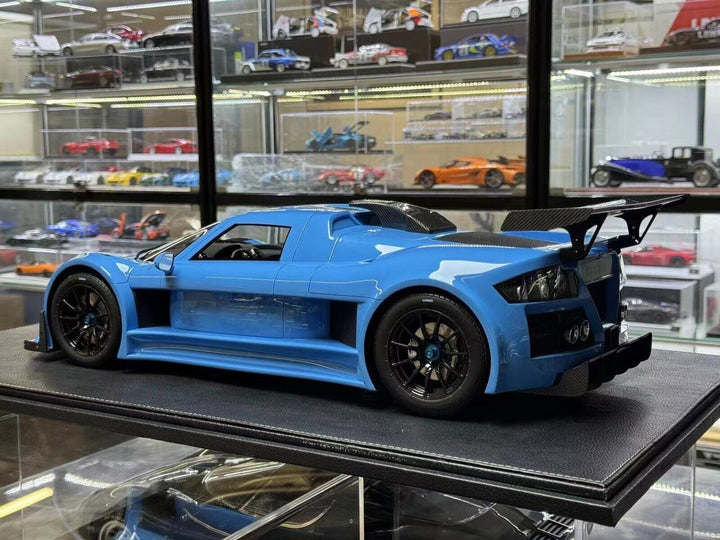 Gumpert Apollo (Blue) [Custom] 1/8 scale