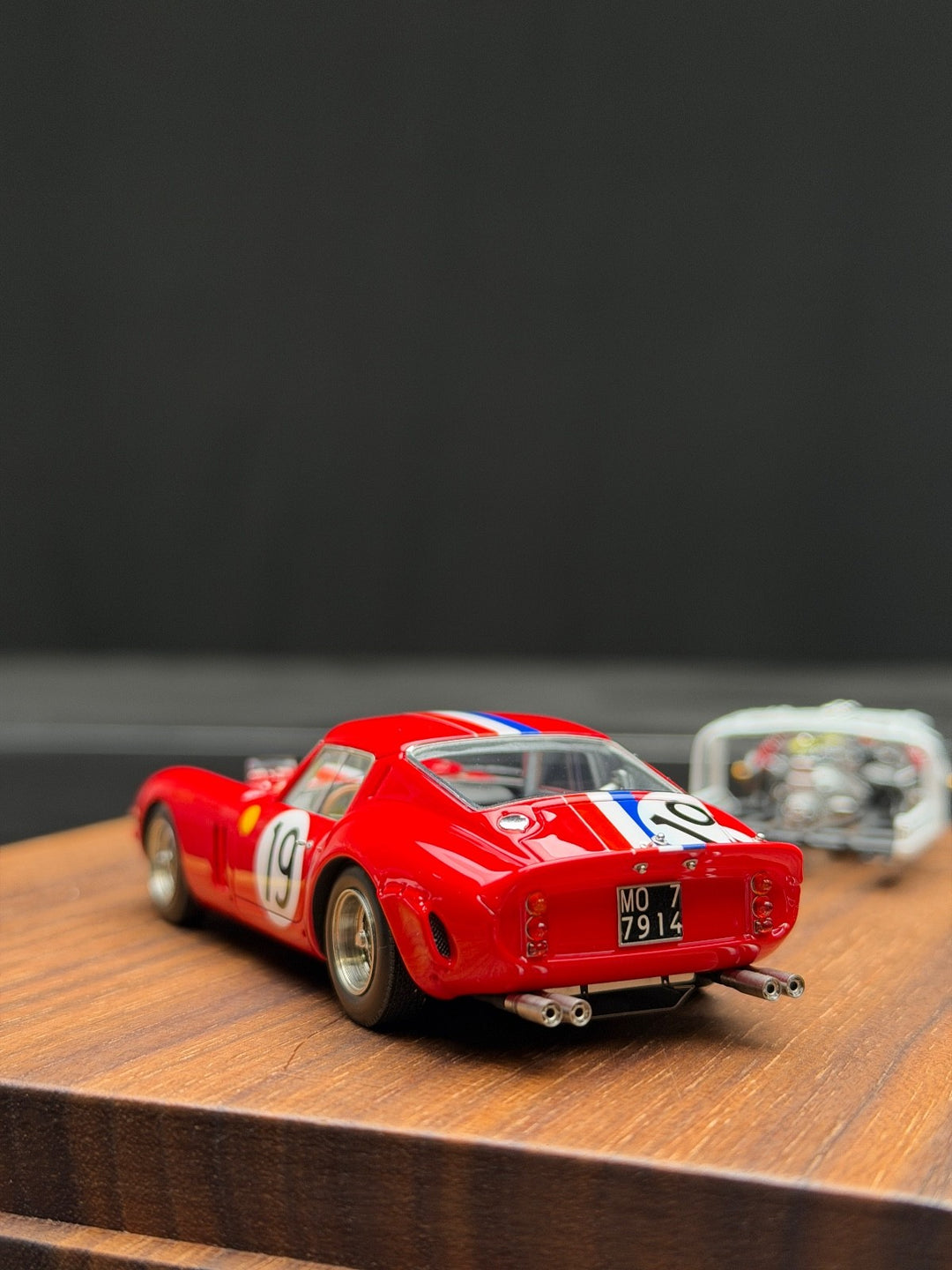 Ferrari 250 GTO w/ Engine (Red) [Sven's Garage] 1:43 scale