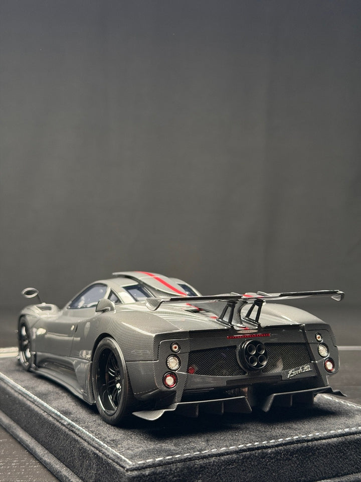 Pagani Zonda KAQ (Carbon Fiber/ Red Stripe) [Henson&Heaven] 1/18 scale