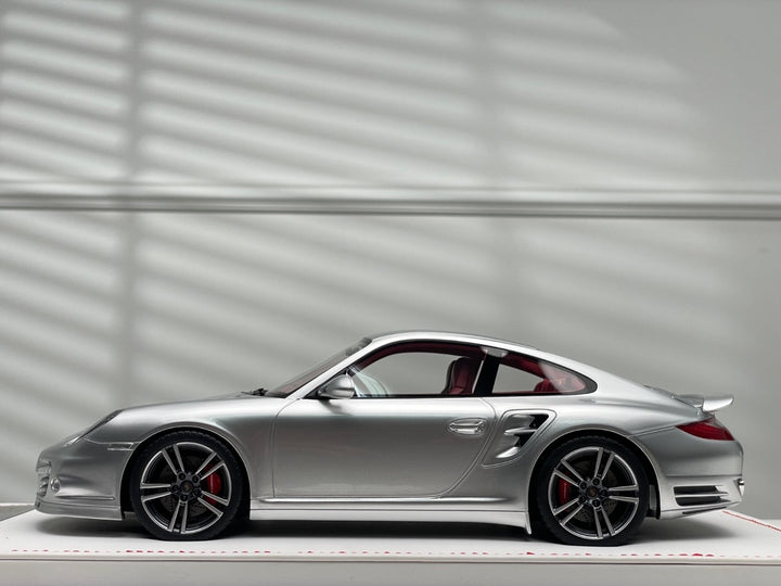 Porsche 997.2 911 Turbo (Silver) [IVY Merit Model] 1/18 scale